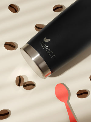 Schwarzer Premium Firmen - Kaffeebecher mit Logo - Gravur | B2B Corporate Gifts - impact zurich
